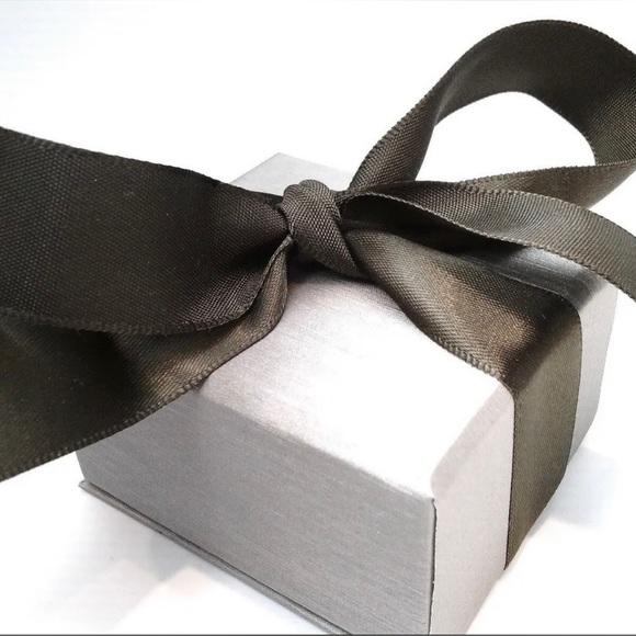 DIAMOND EARRINGS NATURAL DIAMOND BRAND NEW - Picture 2 of 14